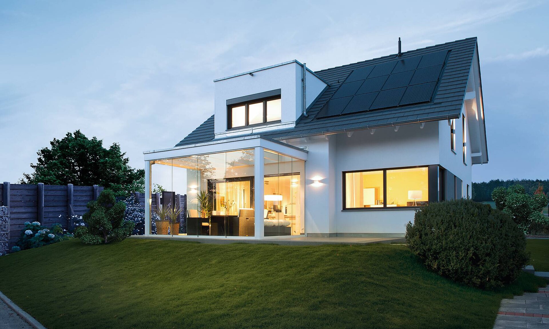 WeberHaus; Ausstellungshaus Mannheim Balance 2014 Einfamilienhaus; 1 1/2 geschossig, Photovoltaik; Terrasse; Dachgaube, WeberHaus