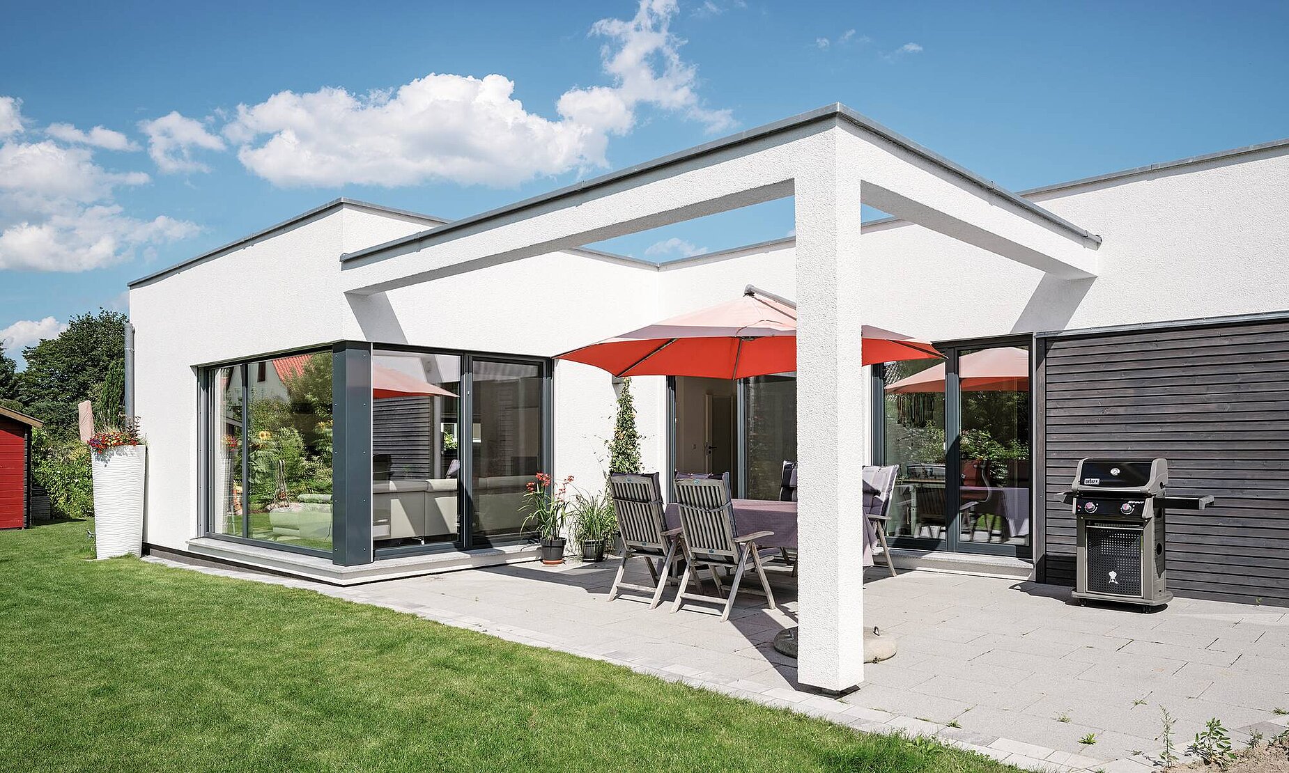 Bungalow mit Ansicht zur Terrasse