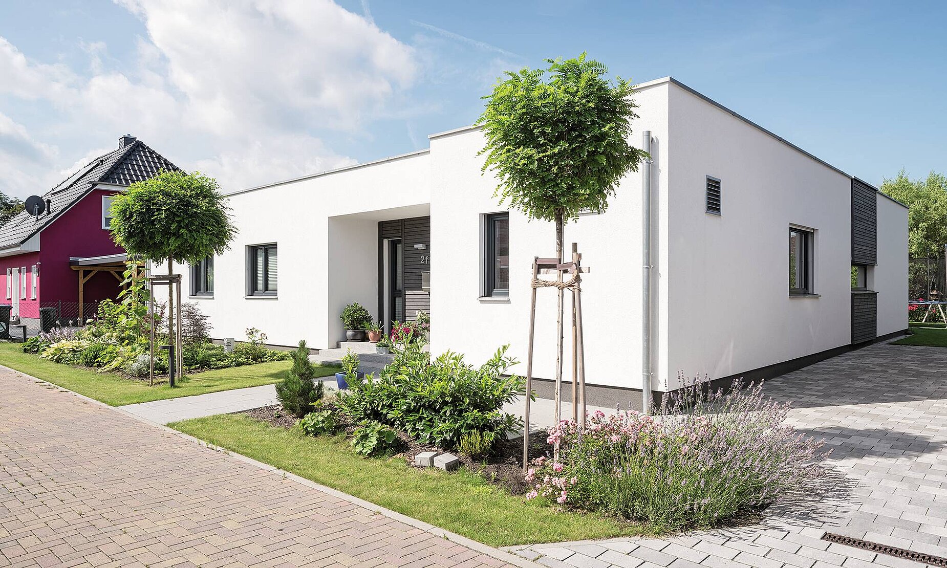 Moderner Bungalow mit Flachdach