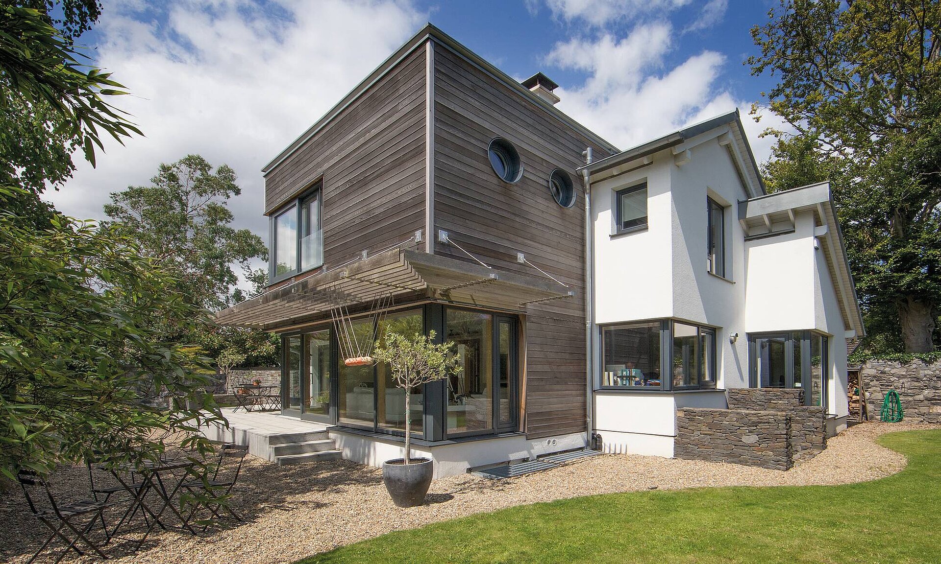 WeberHaus freigeplant Holzverschalung Ultra-modern, eco-friendly prefab home in Dublin