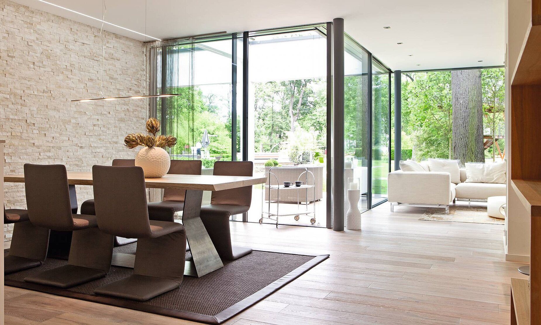 Contemporary Bauhaus style prefab bungalow
