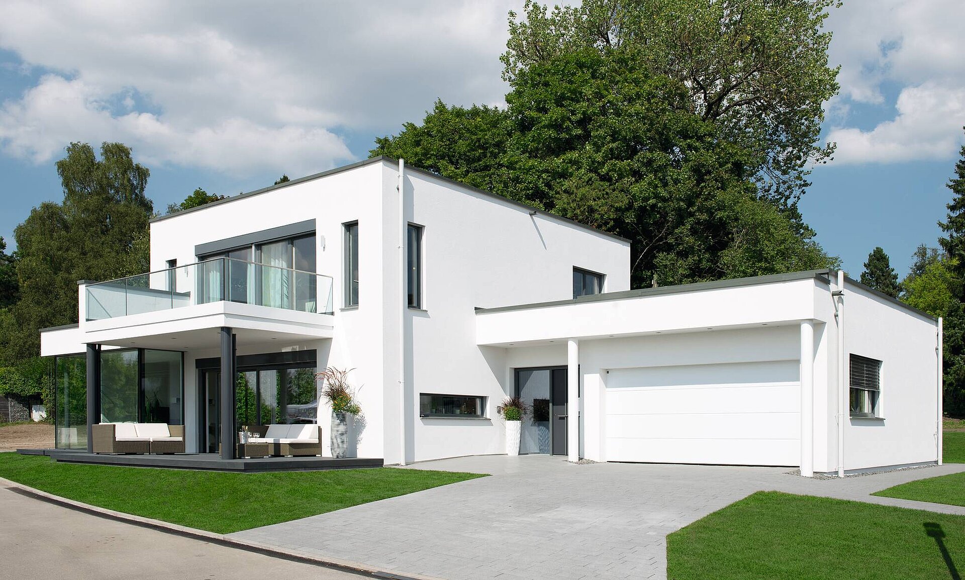 Contemporary, eco-friendly prefabricated house