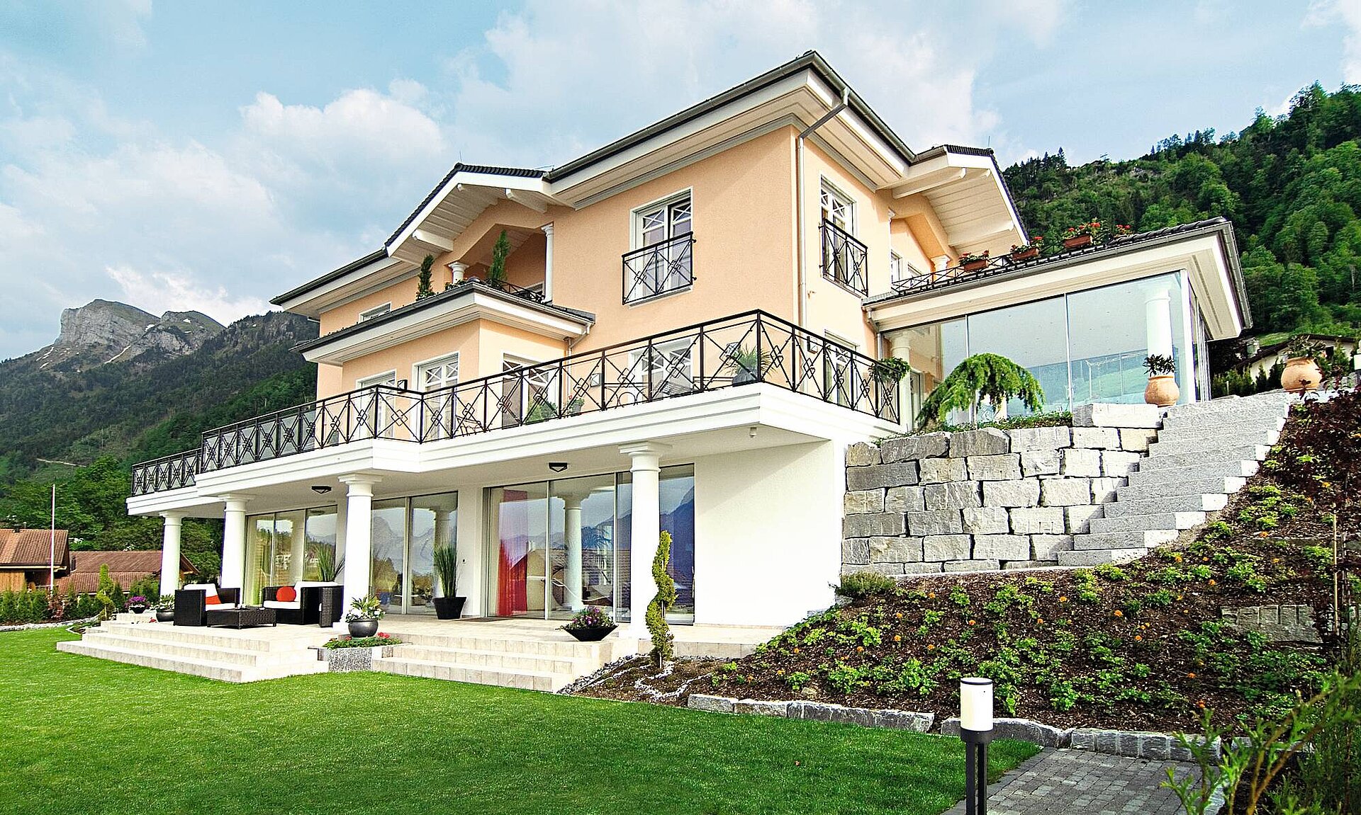 Abbildung ähnlich, kann aufpreispflichtige Sonderausstattung enthalten