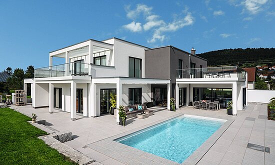 Einfamilienhaus mit Pool