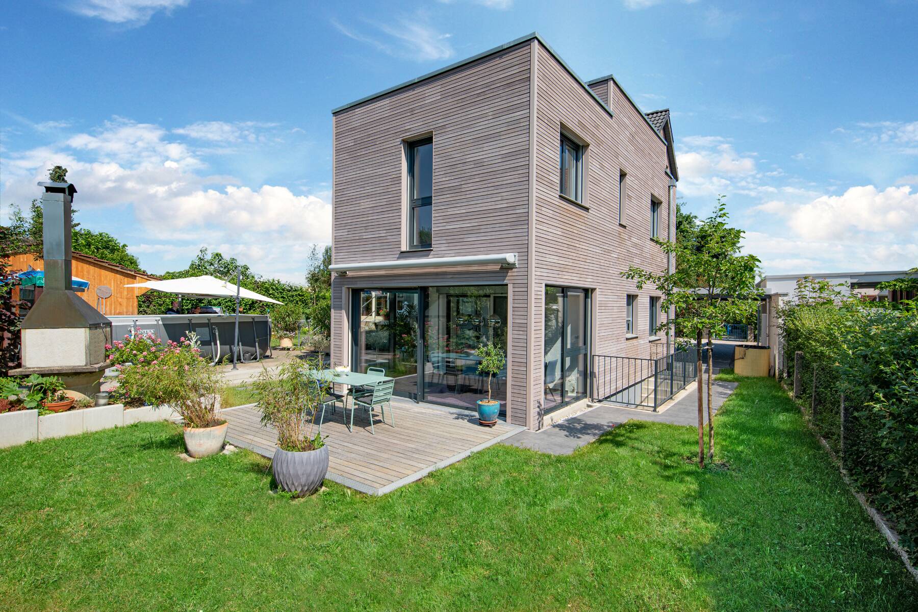 Modernes Einfamilienhaus im Bauhaus-Stil Anbau