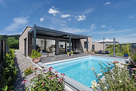 Bungalow mit Pool